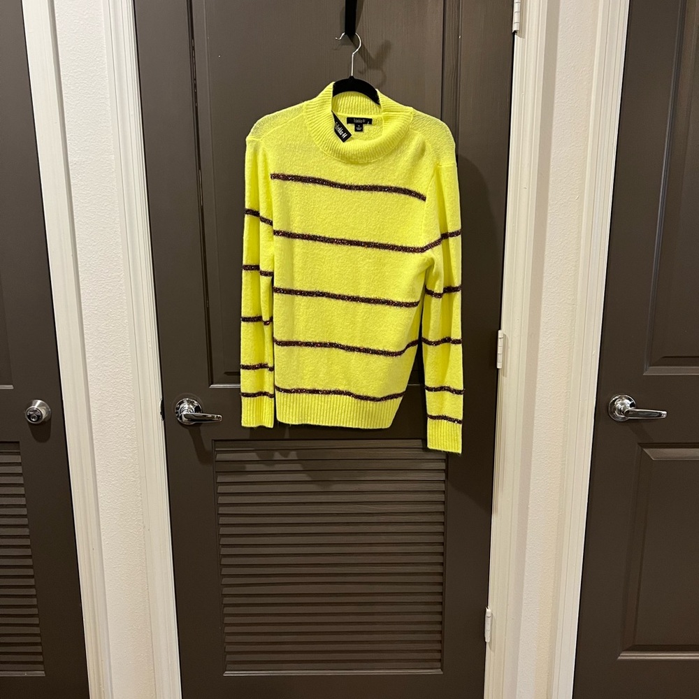 Tribekka yellow sweater